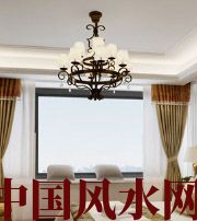 文山卧室镜面吊顶影响夫妻财运？